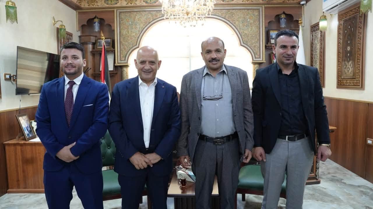 زيارة العين خليل الحاج توفيق، رئيس غرفة تجارة الأردن وغرفة تجارة عمّان، بزيارة الدكتور خيرو ارشيد ا
